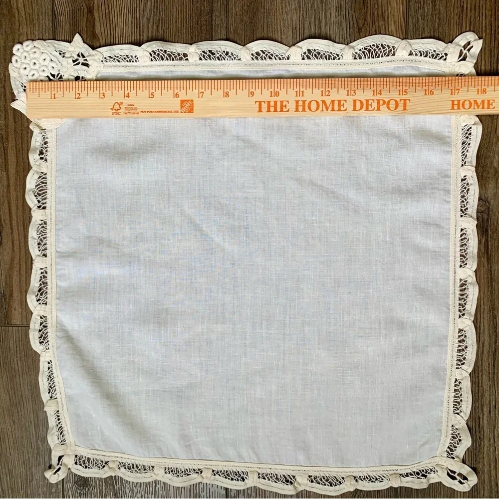 Vintage table cloths 18/18”